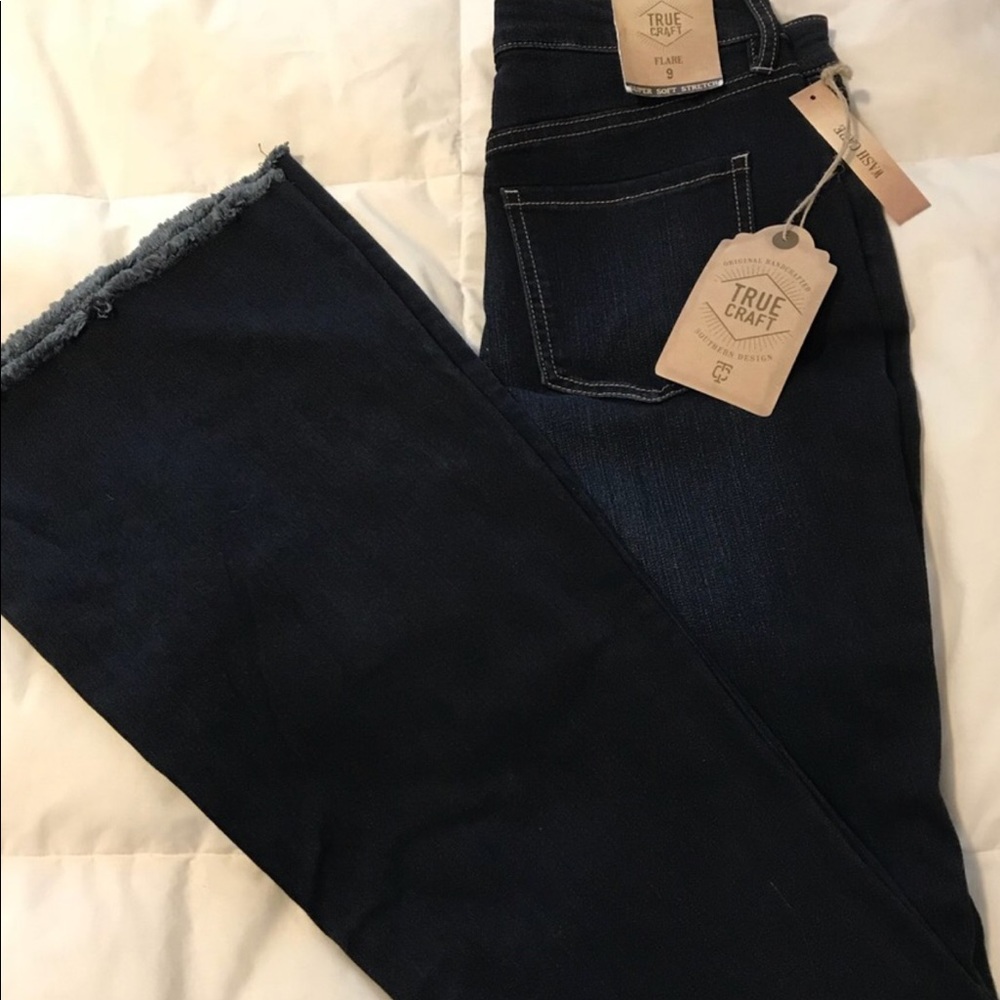 NWT TRUE CRAFT FLARE JEANS SZ 9